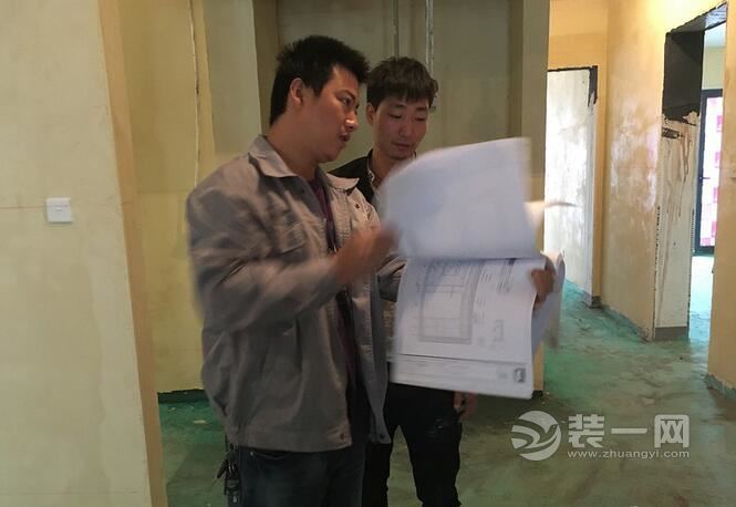 138平三室两厅装修日记（上）：铲灰和刮腻子